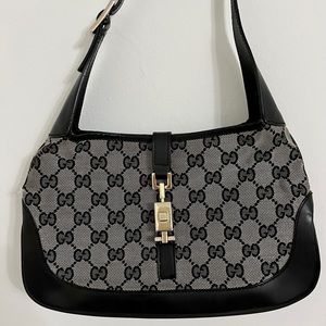 GUCCI  AUTHENTIC in excellent condition. GUCCI boutique can confirm authenticity